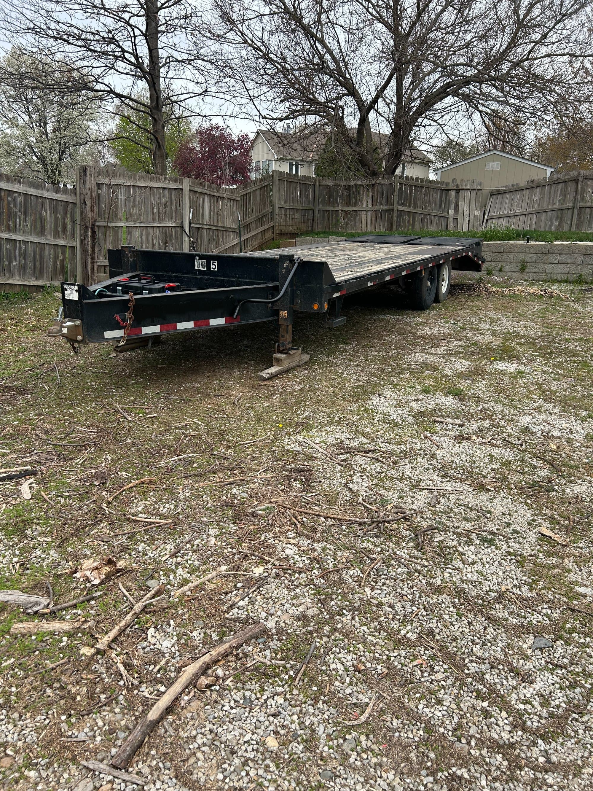 Big Tex 14PH 20+5 Deckover 25 ft — trailer rental near Lenexa KS